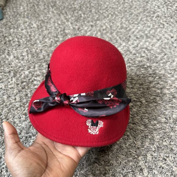 Disney Parks Minnie Embroidered Red Wool Hat Fedora New